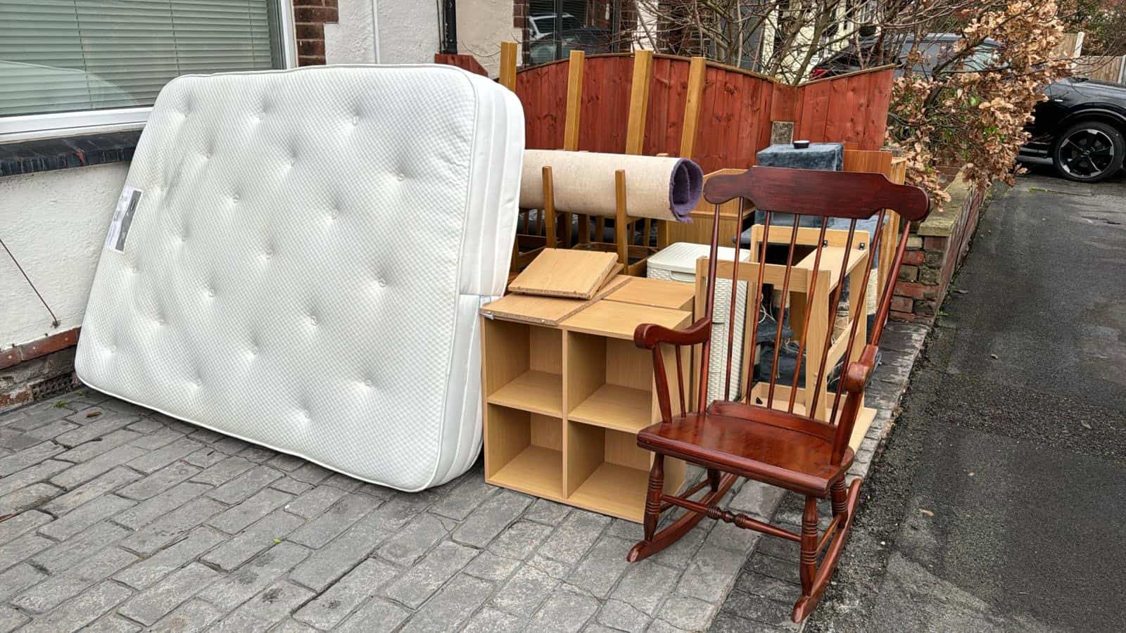 furniture disposal llay